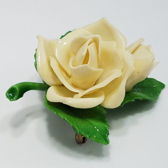 Vintage Cream Flower Lucite Brooch, Gardenia with Green Leaves & Stem, 2 Inches - Picture 5 of 9